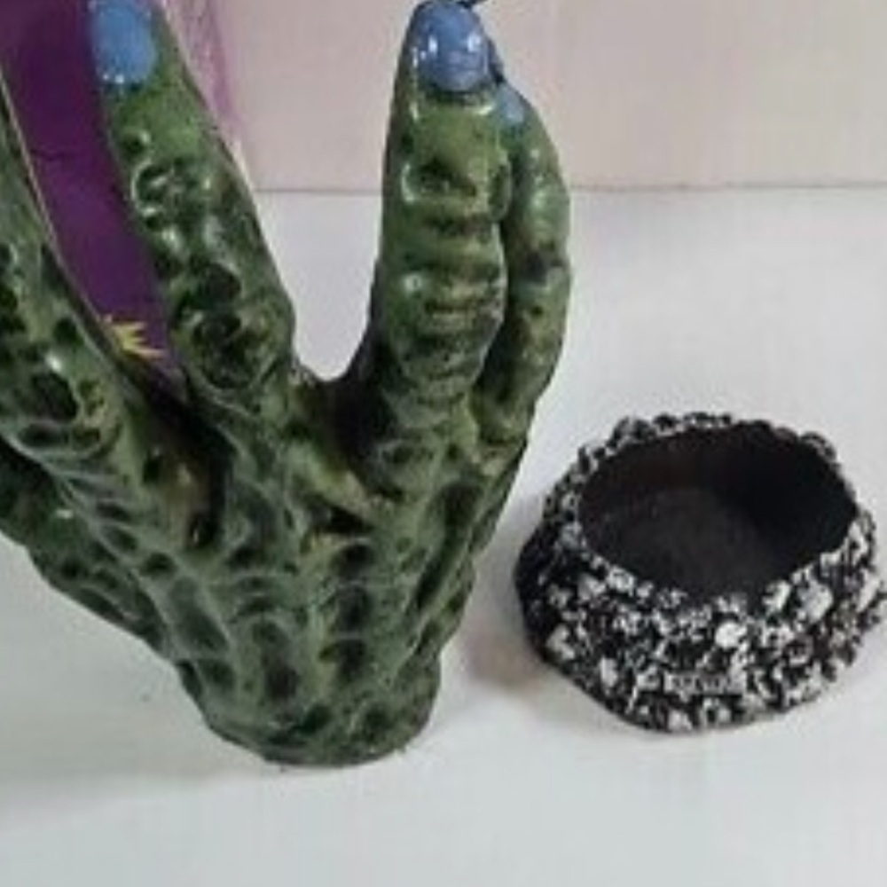 Vintage Halloween Flesh And Bones Blood Dripping Hand Candle T26 - Picture 4 of 7